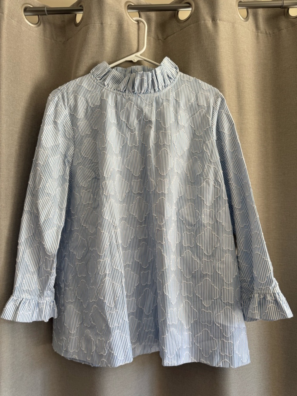 Draper James “Ingrid” Light Blue Striped Ruffle Neck Blouse size XL
